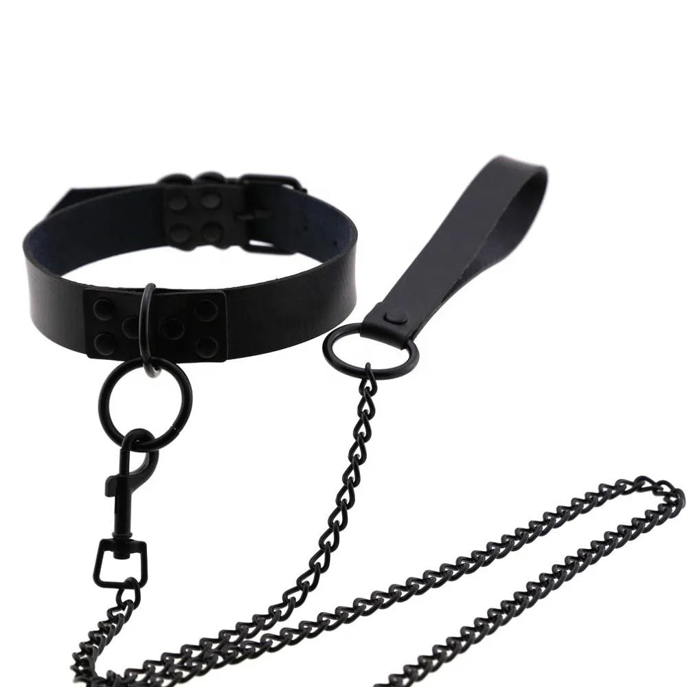 Rivet Reign — Collier BDSM Punk Rivets & Corde de Traction
